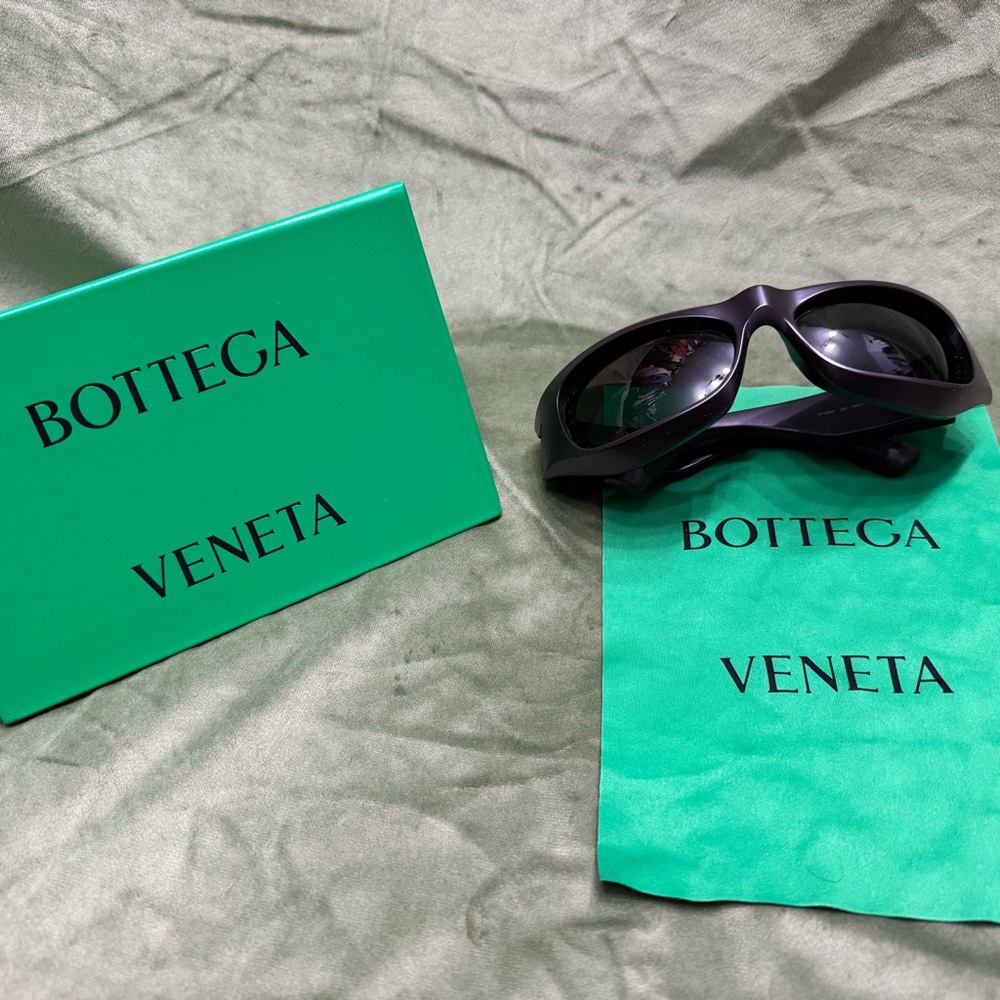 Bottega Veneta Brown Sunglasses with Case